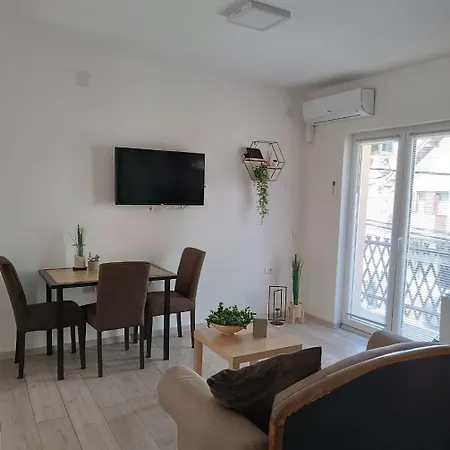 Apartament Suncani 1 *